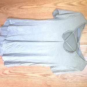 Green cross cross shirt!